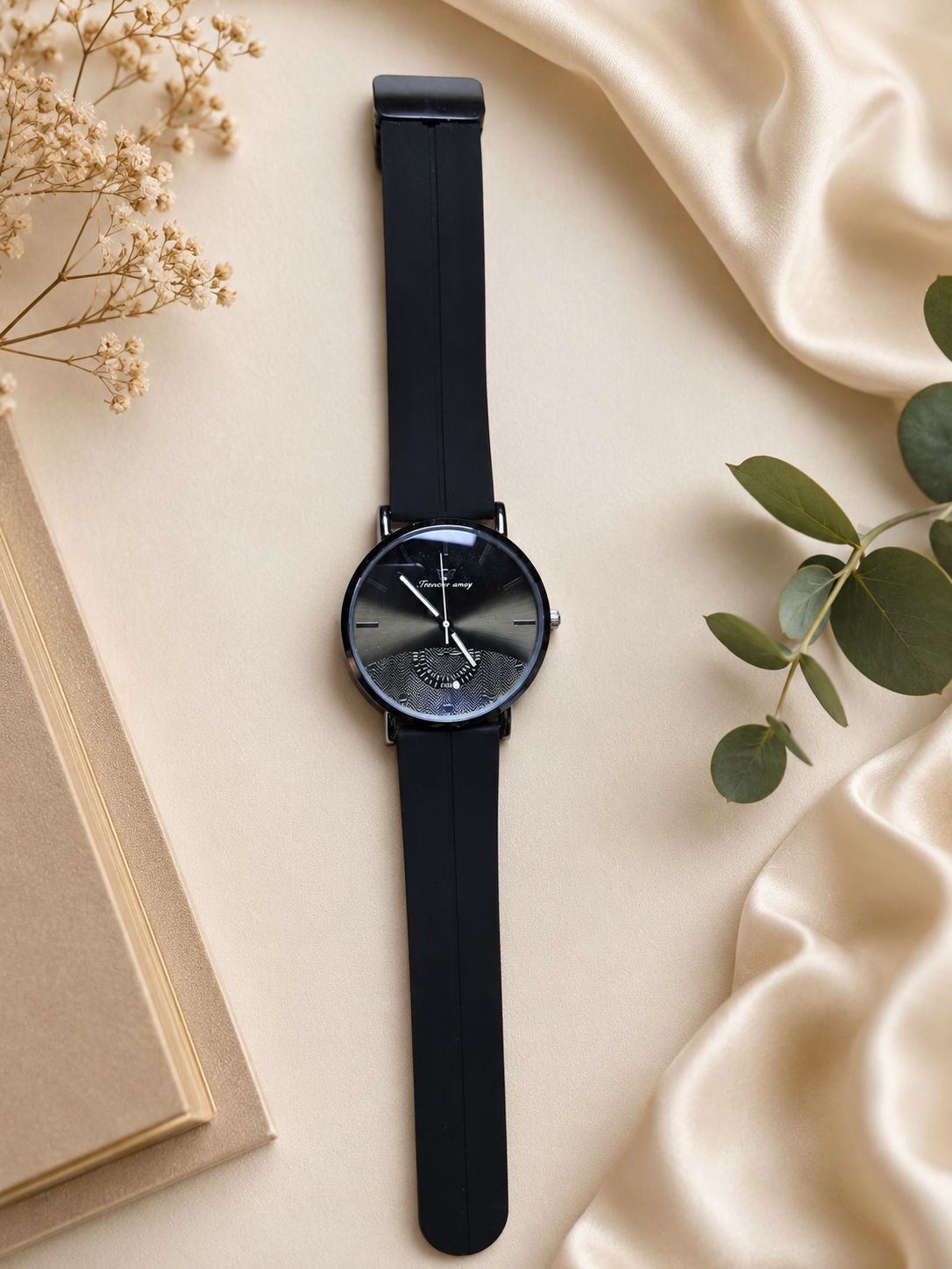 Men's Slim Minimalist Analog Watch